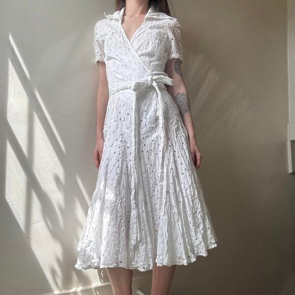 Diane von Furstenberg White Eyelet Wrap Dress 6 Cotton Collared Designer - Picture 1 of 8